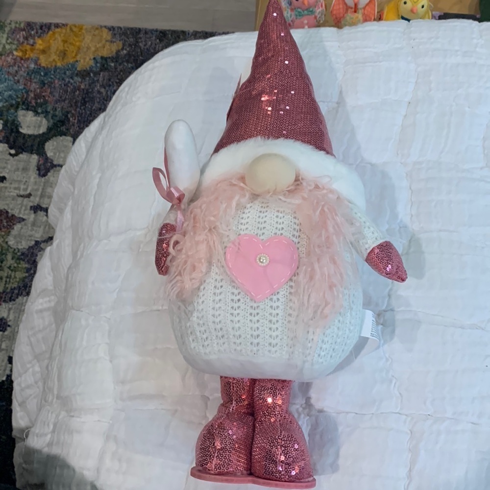 NWOT Valentine’s Day Gnome